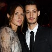 Pierre Niney : sa chérie Natasha Andrews enceinte, elle dévoile son baby bump