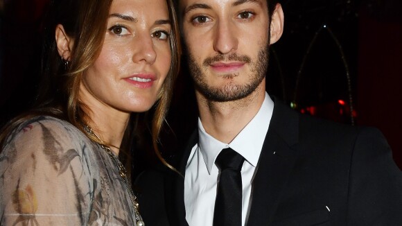 Pierre Niney : sa chérie Natasha Andrews enceinte, elle dévoile son baby bump