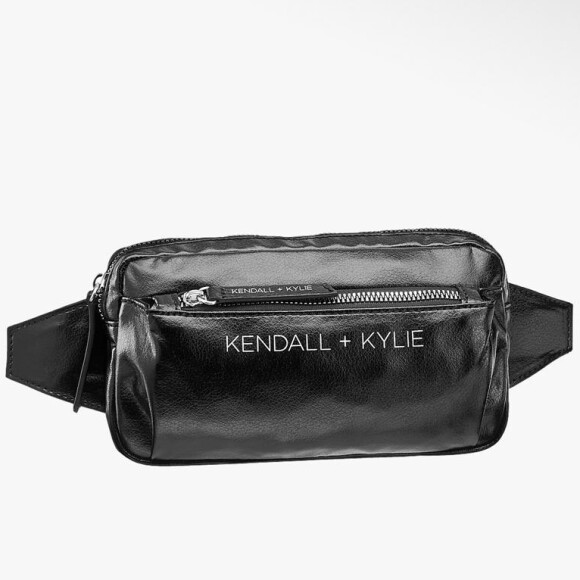 Kylie Jenner et Kendall Jenner pour Deichmann : le sac banane Kendall + Kylie à 19,90€.