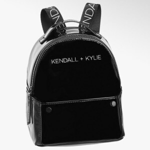 Kylie Jenner et Kendall Jenner pour Deichmann : le sac à dos Kendall + Kylie à 24,90€.