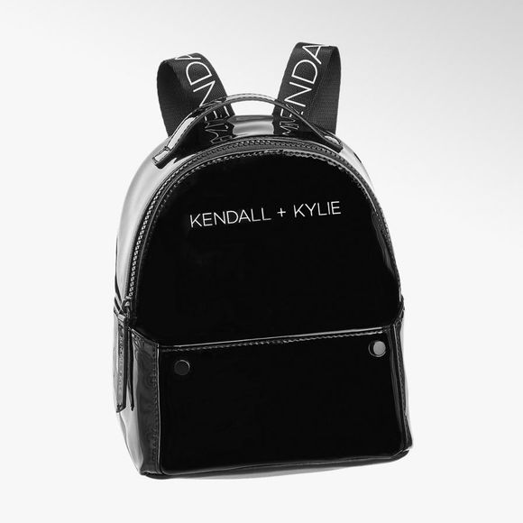 Kylie Jenner et Kendall Jenner pour Deichmann : le sac à dos Kendall + Kylie à 24,90€.