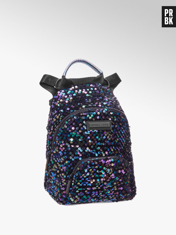 Kylie Jenner et Kendall Jenner pour Deichmann : le sac à dos Kendall + Kylie à 29,90€.