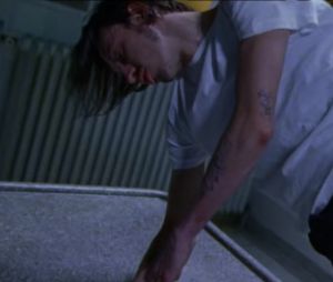 Clip "Normal" : Roméo Elvis piégé dans un cauchemar délirant