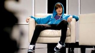 Michael Bublé ... Regardez son clip Hollywood ... où il se moque de Justin Bieber