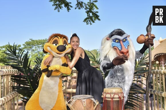 Noémie Lenoir à Disneyland Paris pour le Festival du Roi Lion & de la jungle