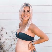 Carla Moreau enceinte de Kevin Guedj, elle dévoile combien de kilos elle a pris