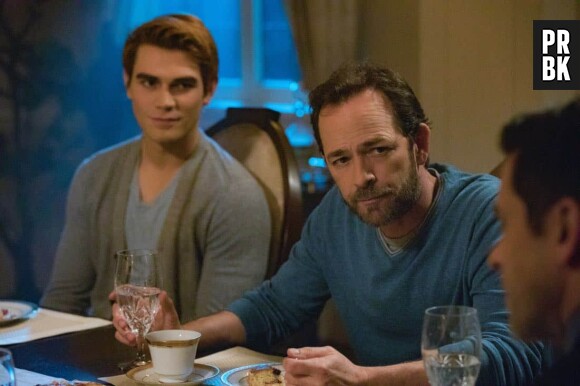 Riverdale saison 4 : le créateur tease l'épisode hommage à Luke Perry