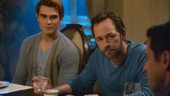 Riverdale saison 4 : le créateur tease l'épisode hommage à Luke Perry