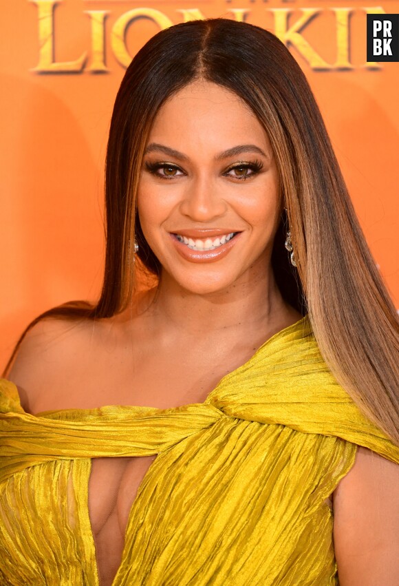 Beyoncé mentirait-elle sur son âge ? Sa mère Tina Knowles gaffe, les fans s'interrogent