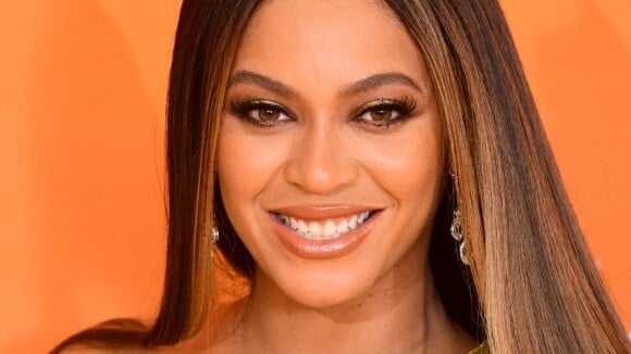 Beyoncé mentirait-elle sur son âge ? Sa mère obligée de se justifier après une "gaffe"