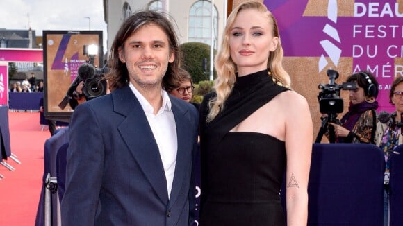 Orelsan jure allégeance à Sophie Turner dans un discours admiratif au festival de Deauville 2019