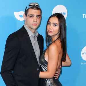 Noah Centineo et Alexis Ren en couple : premier red carpet à deux à l'UNICEF Masquerade Ball