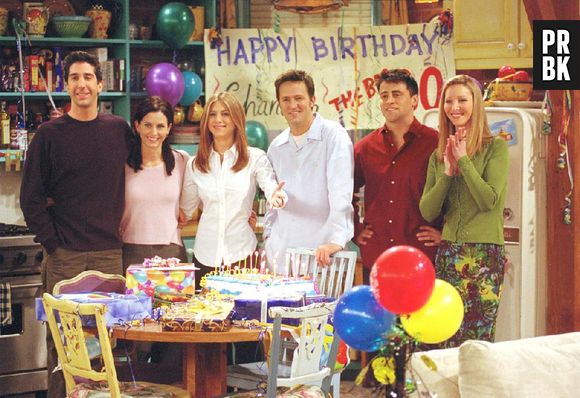 Friends : Jennifer Aniston, David Schwimmer, Courteney Cox, Matthew Perry, Lisa Kudrow et Matt LeBlanc bientôt réunis sur un projet ? L'ex de Brad Pitt fait des révélations