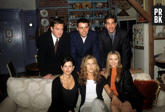 Friends : Jennifer Aniston, David Schwimmer, Courteney Cox, Matthew Perry, Lisa Kudrow et Matt LeBlanc bientôt réunis sur un projet ? L'ex de Brad Pitt fait des révélations