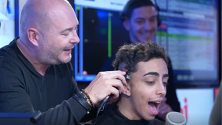 Bilal Hassani gagnant aux NMA 2019 : après son pari avec Cauet, il se rase la tête en direct sur NRJ