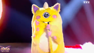 Mask Singer : Ary Abittan est-il la célébrité cachée sous le costume du monstre ? Il répond
