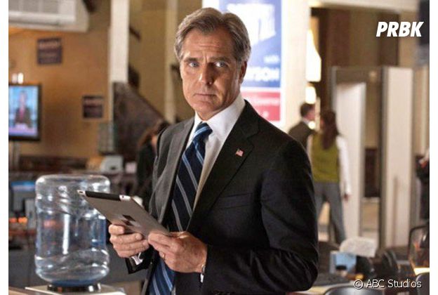 Henry Czerny dans Quantico