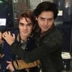 Cole Sprouse séparé de Lili Reinhart ? Il vit sa meilleure vie avec KJ Apa, Dylan Sprouse raconte