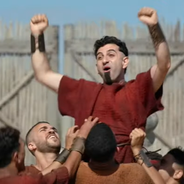 Brutus vs César : guerre du Trône déjantée à Rome avec Kheiron sur Amazon Prime Video