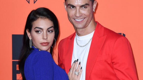 Cristiano Ronaldo et Georgina Rodriguez fiancés ? Ils semblent confirmer avec une bague