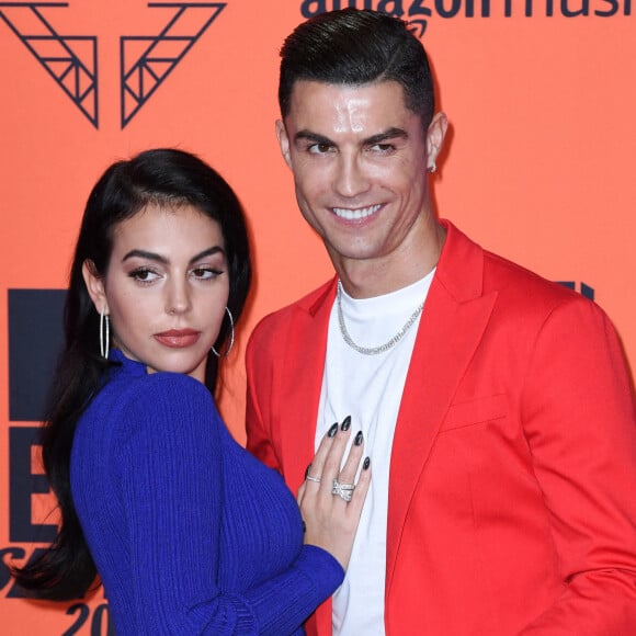 Cristiano Ronaldo et Georgina Rodriguez fiancés : les photos qui semblent confirmer que le footballeur aurait fait sa demande en mariage