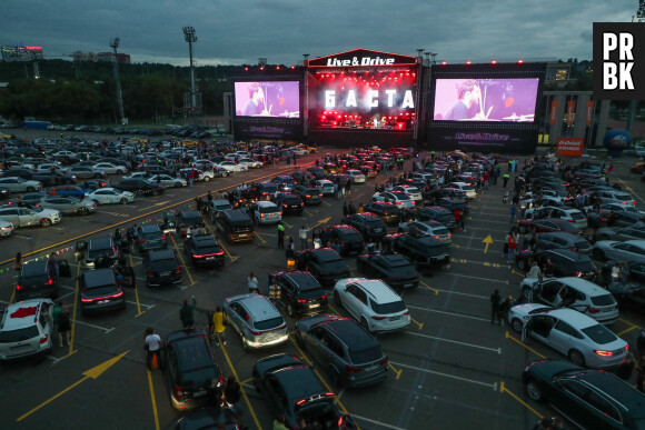 Un concert en drive in à Moscou en juillet 2020