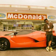Travis Scott x McDonald's : coussin nugget, fringues... la collab street et gourmande enfin dispo !