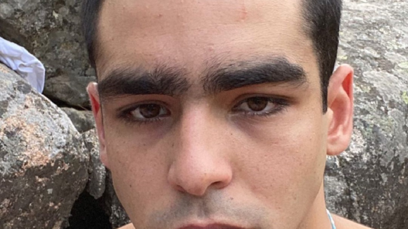 Omar Ayuso (Elite) entièrement nu sur une moto : son shooting photo très suggestif