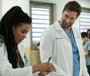 New Amsterdam saison 2 : Freema Agyeman et Ryan Eggold dans les rôles d'Helen et Max