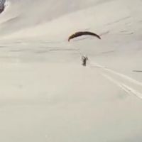 Le Speedflying ... la nouvelle tendance pour cet hiver sur les pistes de ski