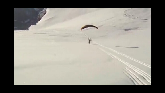 Le Speedflying ... la nouvelle tendance pour cet hiver sur les pistes de ski