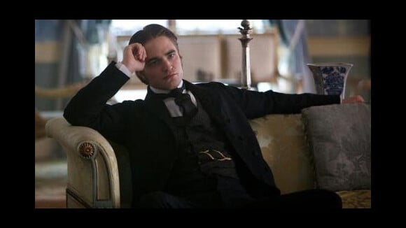 Bel Ami ... Les premières photos du film avec Robert Pattinson et Uma Thurman