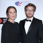 Simon Baker (Mentalist) annonce son divorce avec sa femme Rebecca Rigg !