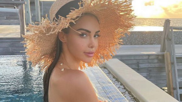 Nabilla Benattia : trop riche pour se faire à manger, elle répond aux haters