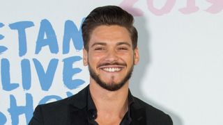 Rayane Bensetti en couple ou célibataire ? Il répond sans détour et évoque enfin Denitsa Ikonomova