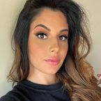 Coralie Porrovecchio enceinte de son 2ème enfant, elle dévoile une photo de famille pour l'annonce