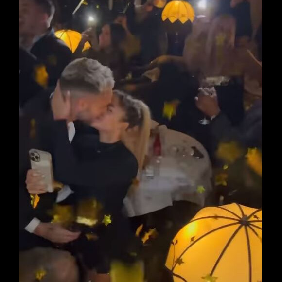Bastos (Bastien Grimal) et Vivi (Victoria Mehault) de nouveau en couple : ils officialisent avec un baiser, et le YouTubeur a sorti un son pour sa chérie.
