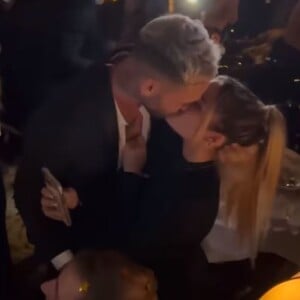 Bastos (Bastien Grimal) et Vivi (Victoria Mehault) de nouveau en couple : ils officialisent avec un baiser, et le YouTubeur a sorti un son pour sa chérie.