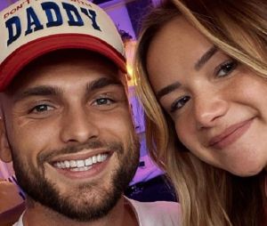 Bastos (Bastien Grimal) et Vivi (Victoria Mehault) de nouveau en couple : le YouTubeur a fait un son pour Victoria.