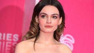 Emma Mackey (Sex Education) bientôt face à sa "sosie" Margot Robbie dans le film Barbie