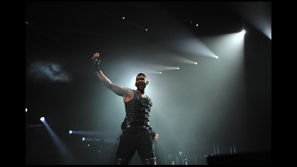 Usher était en concert à Lyon hier soir et ... Purefans News y était