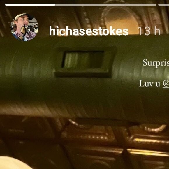 Chase Stokes poste un selfie avec sa soeur Rylie Walker sur Instagram
