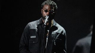 Damso en concert : après Bercy, le rappeur annonce une grande tournée ! Places, prix, dates...