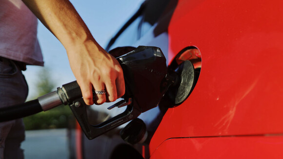 Il y a de grandes avancées dans les carburants synthétiques pour les voitures, le problème c'est que personne n'y croit