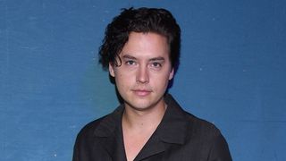 Cole Sprouse en couple : sa chérie Ari Fournier dévoile des photos intimes pour son anniversaire