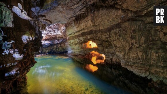 Cave de Smoo en Ecosse