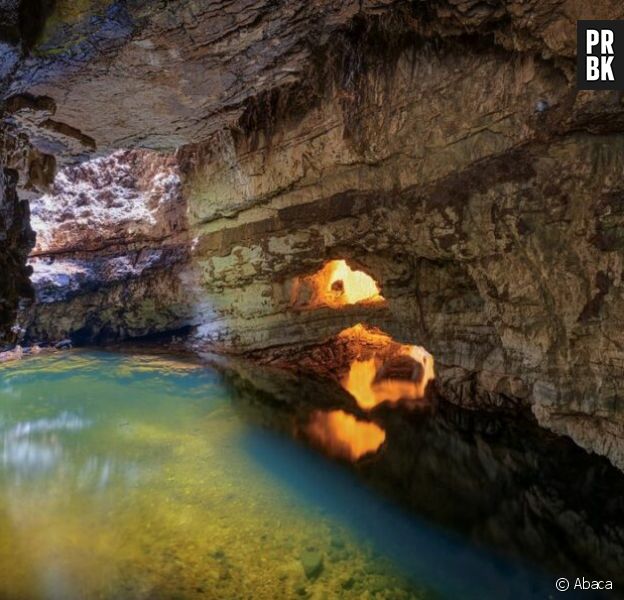 Cave de Smoo en Ecosse