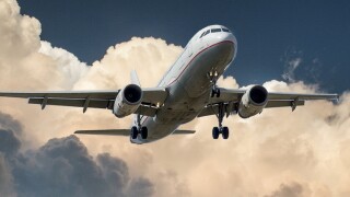 "Arrête d'envoyer des nudes" : un pilote d'avion menace un passager qui envoyait des dickpics aux autres passagers