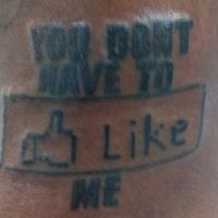 T-Pain ... Facebook l’inspire ... pour ses tatouages