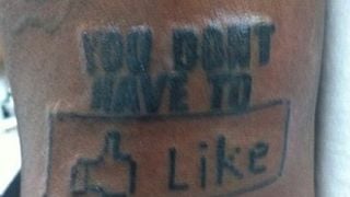 T-Pain ... Facebook l’inspire ... pour ses tatouages